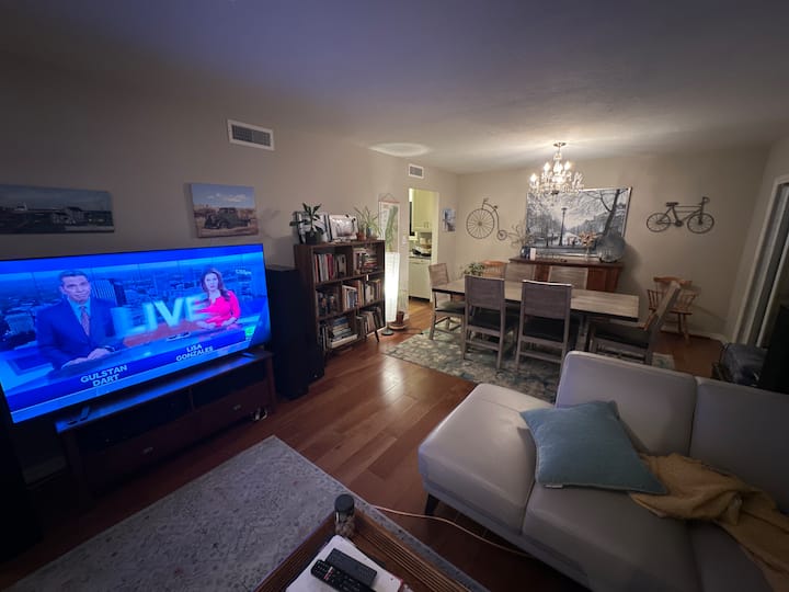 Cozy Home Near The American River - 새크라멘토
