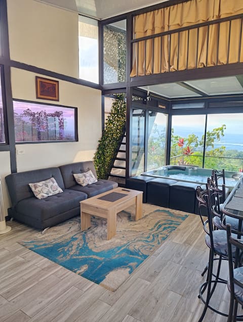 Total privacy, amazing views with a Jacuzzi