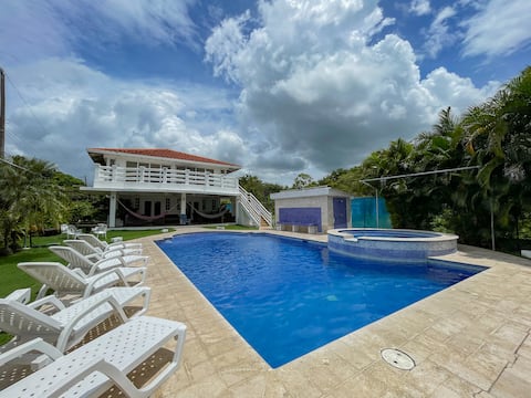 Beach villa in Playa Coronado steps from the ocean