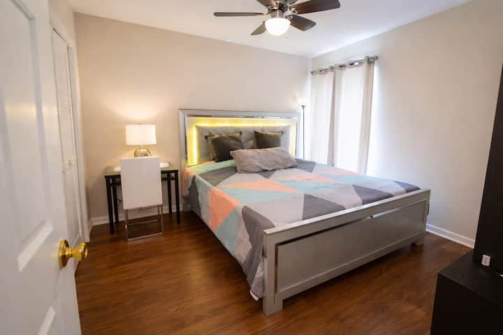 Excellent Location! Cheerful Home Close To Disney - Kissimmee, FL