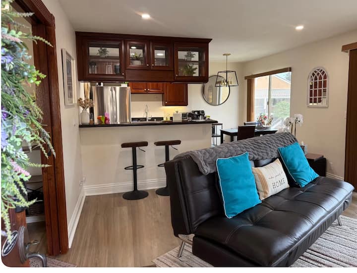 La Jolla Cozy Clean One Bedroom Condo/ucsd/utc - San Diego, CA