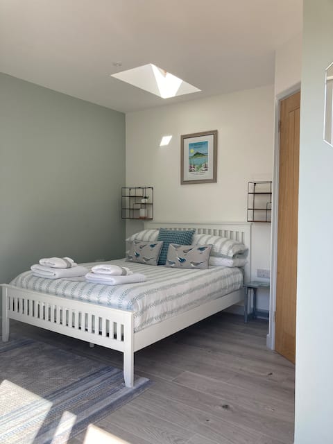 Top Airbnb: Self contained annexe private door and own decking in Cornwall