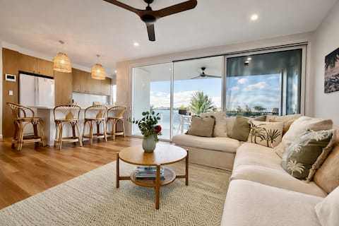 Top performing Airbnb: Family & Pet-Friendly, 4 min walk to sand + Sauna! in Alexandra Headland