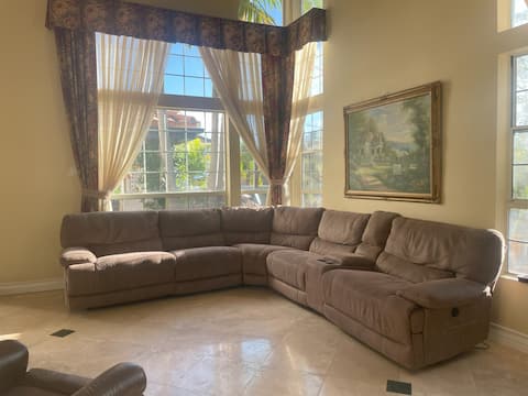 Top Airbnb: SpaciousHome_CozyYard_NearBeachAttractions in Rancho Penasquitos