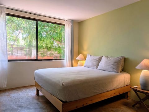 The Pelican Palace with A/C