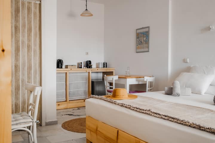 Naxos Aethereal View ~ Suite With Hot Tub - ナクソス島