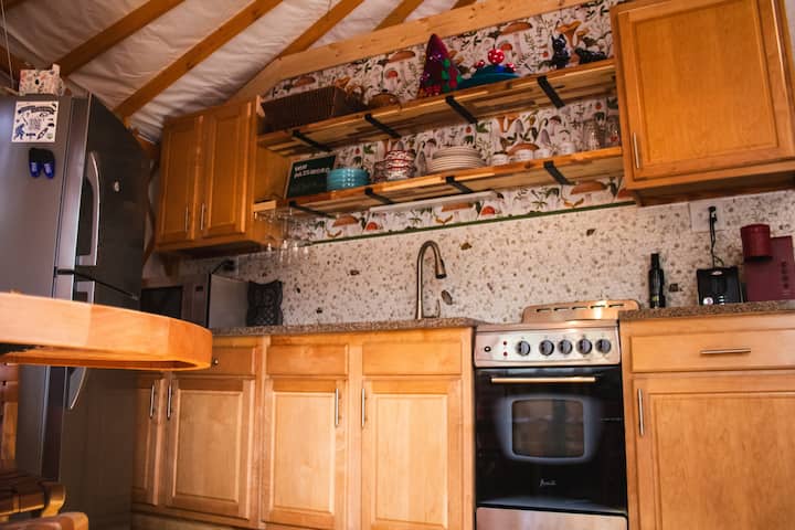 Stargazing Yurt + Hot Tub | Romantic Gorge Escape - Menifee County