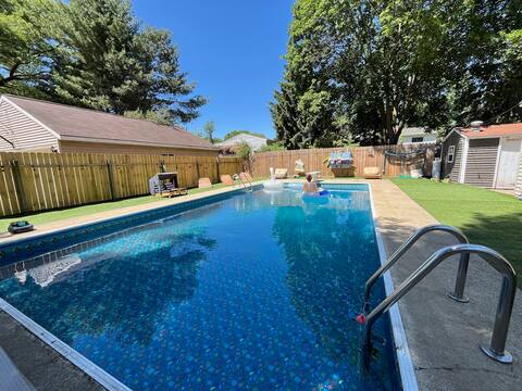 ~The Beech House * Inground Pool Fun for Everyone!
