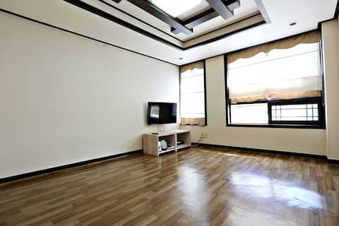 #Cheonnipo Beach #Manlipo Beach #Room 102 of a property near the sea