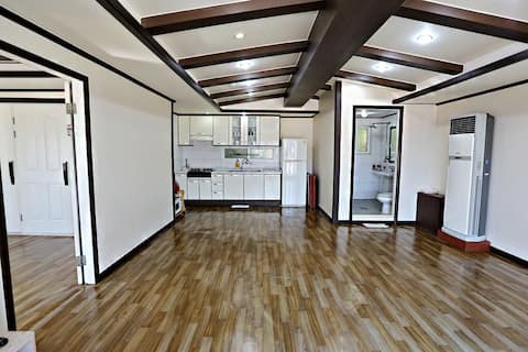 #Cheonnipo Beach #Manlipo Beach #Room 301 of a property near the sea
