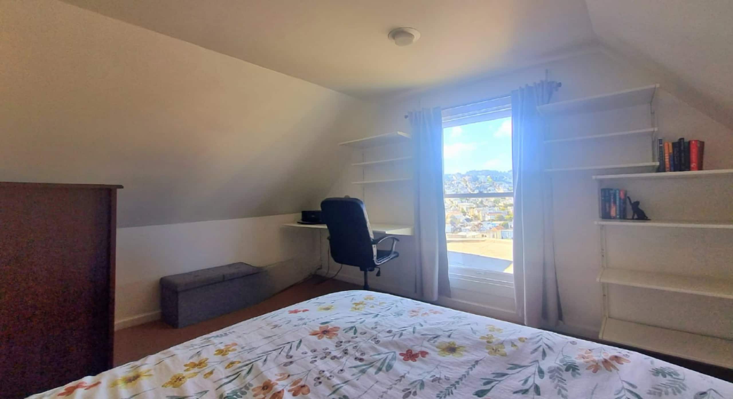 Home in San Francisco · ★4.99 · 3 bedrooms · 3 beds · 1 bath - Image 14