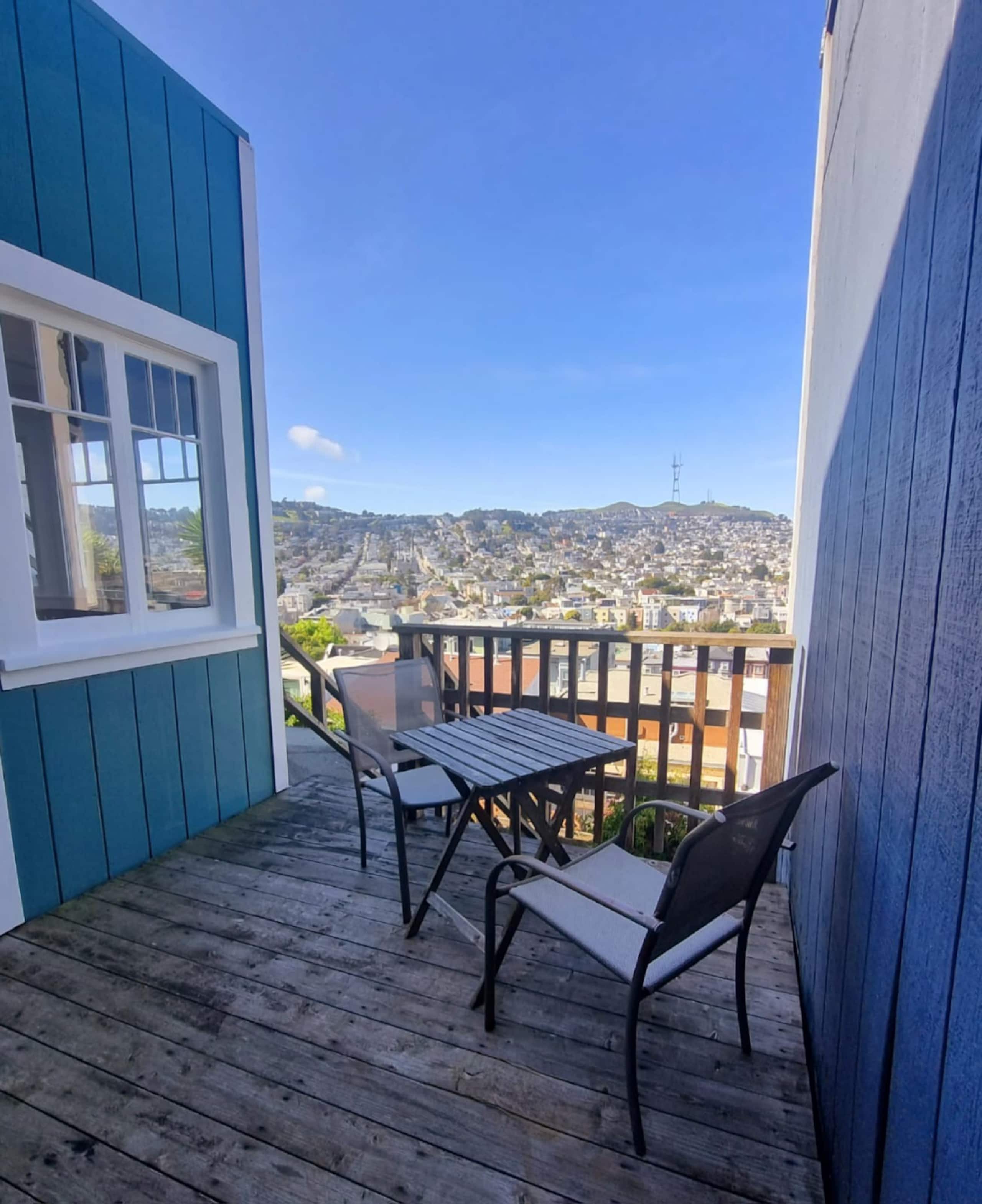 Home in San Francisco · ★4.99 · 3 bedrooms · 3 beds · 1 bath - Image 16