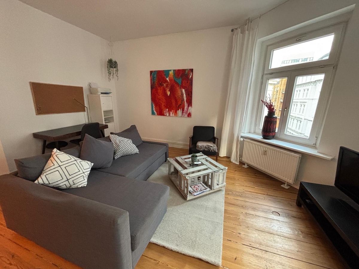 Top performing Airbnb: Beautiful old building apartment in the middle of Hamburg in Neustadt