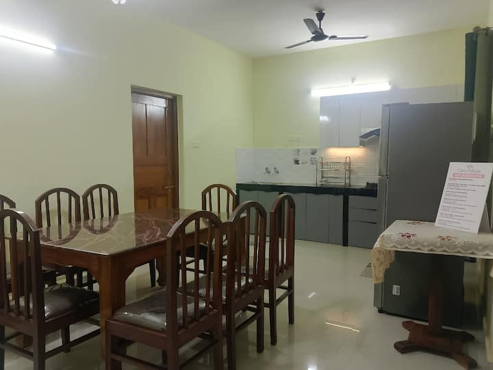 Dining area image 1