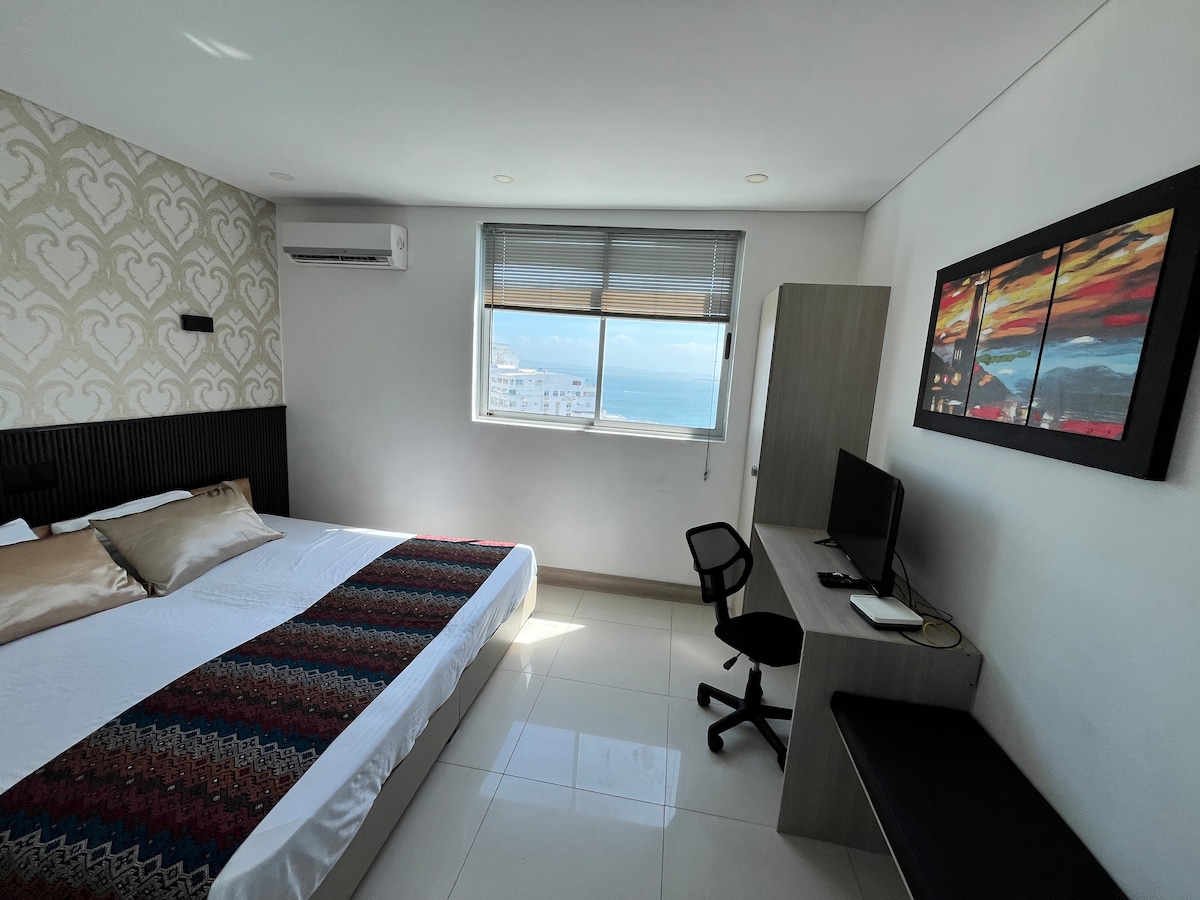 Tafadhali onyesha wakati wa kuweka nafasi ikiwa ungependa kitanda kikubwa au 2 vidogo.