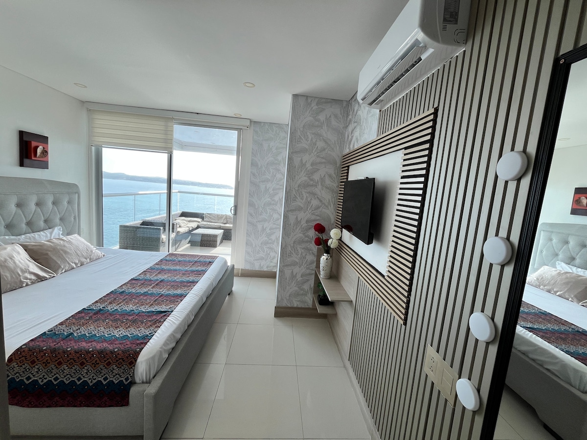 Kitanda kikubwa chenye runinga