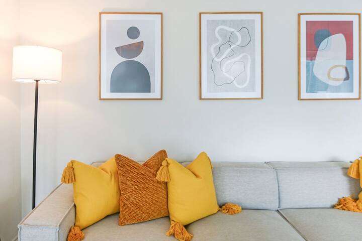 The Pug Apartment – Hyde Park Views gallery image 4