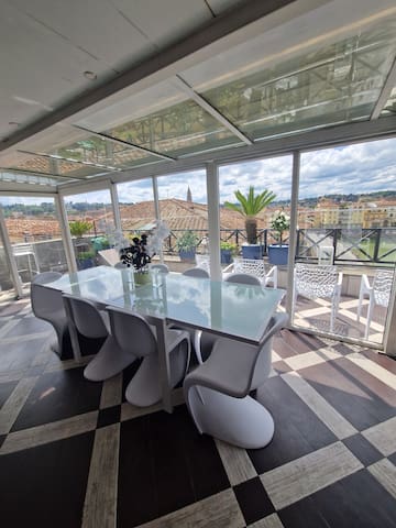 AT THE TOP- PENTHOUSE view’s on all FLORENCE