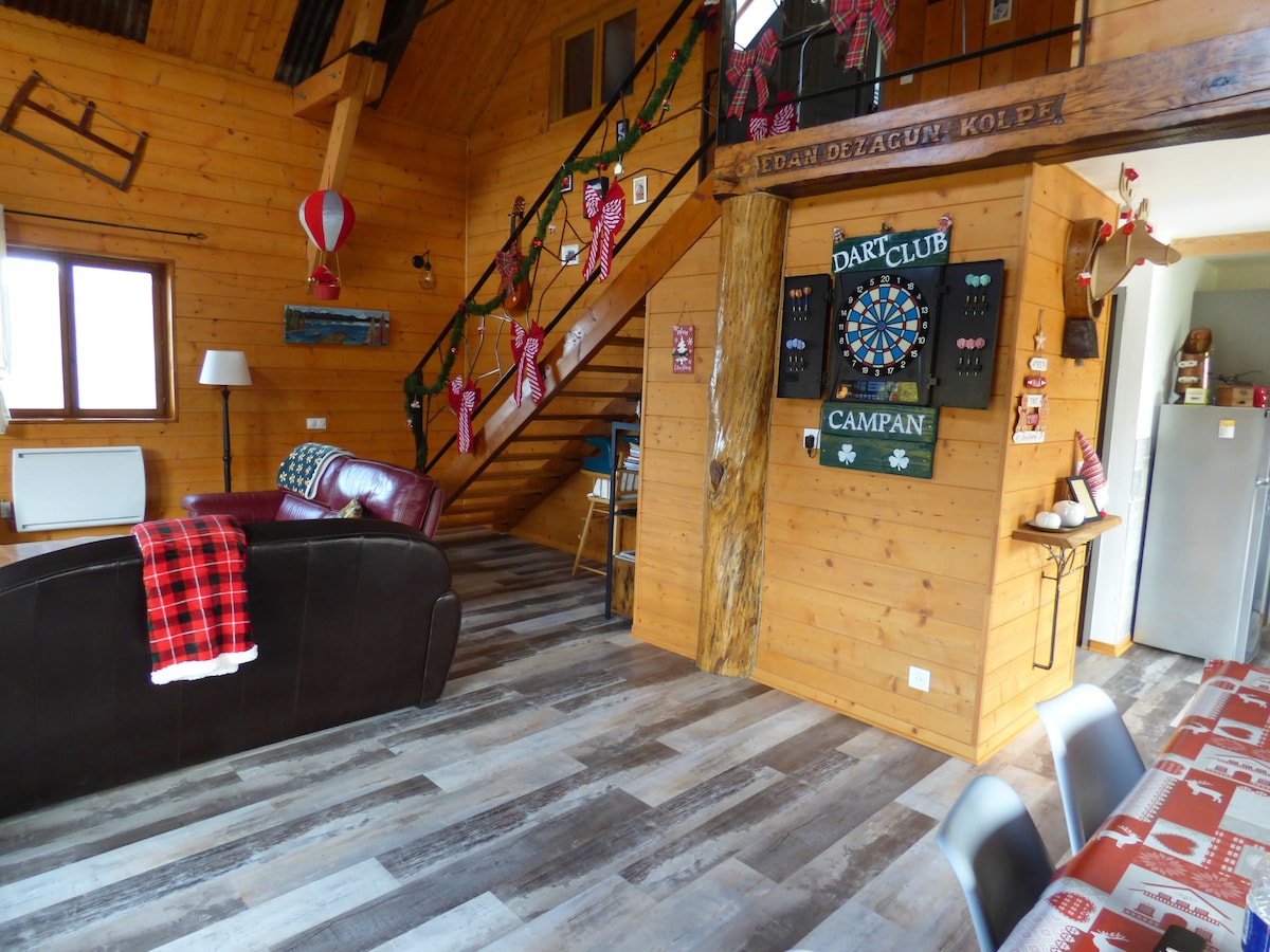 Annonce Airbnb populaire: La Cabane, Charming cottage 6/8 people à Campan