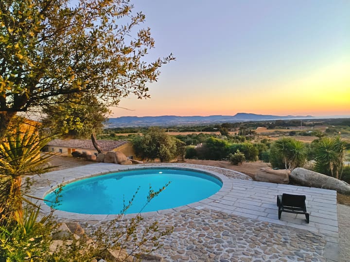 Holiday Home With Panoramic Pool – 1.8 Km To Sea - Badesi