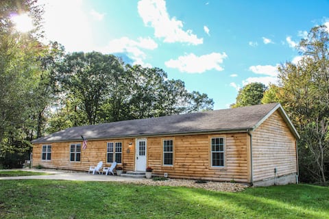 Luxury Cabin Hocking Hills with Pool & Hot Tub!