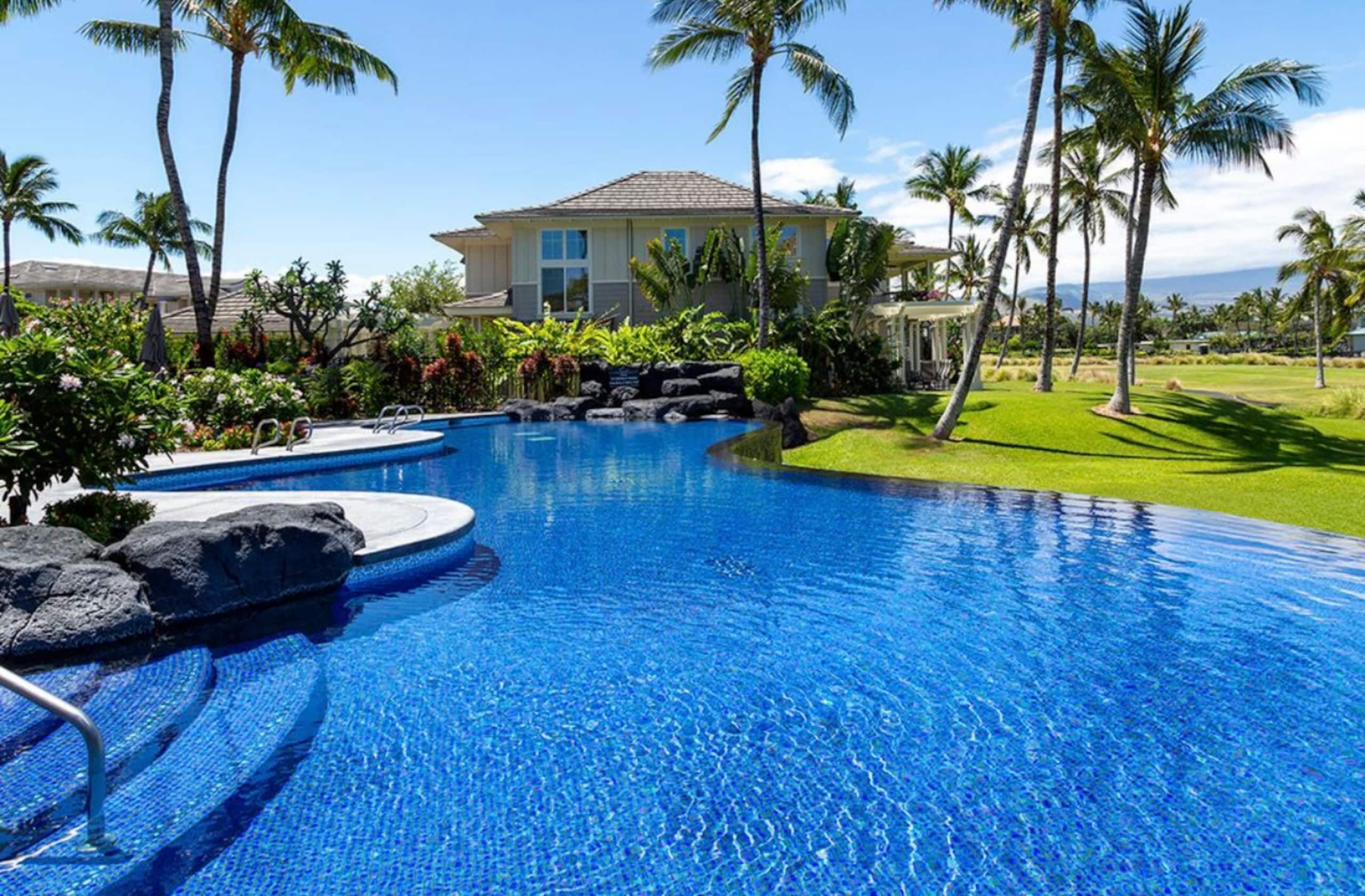 Beautiful Villa ... walk to most everything - Photo 18