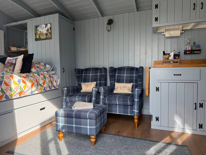 Shepherd’s Hut “Bluebell” - North Wales