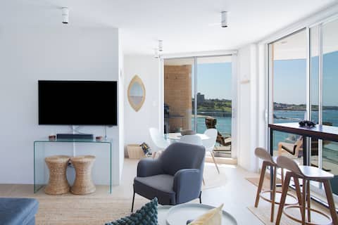 Popular Airbnb listing: Sunrise Absolute Beachfront at Coogee in Coogee