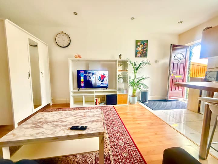 Spacious Garden Studio Flat – Greater London - Enfield, UK