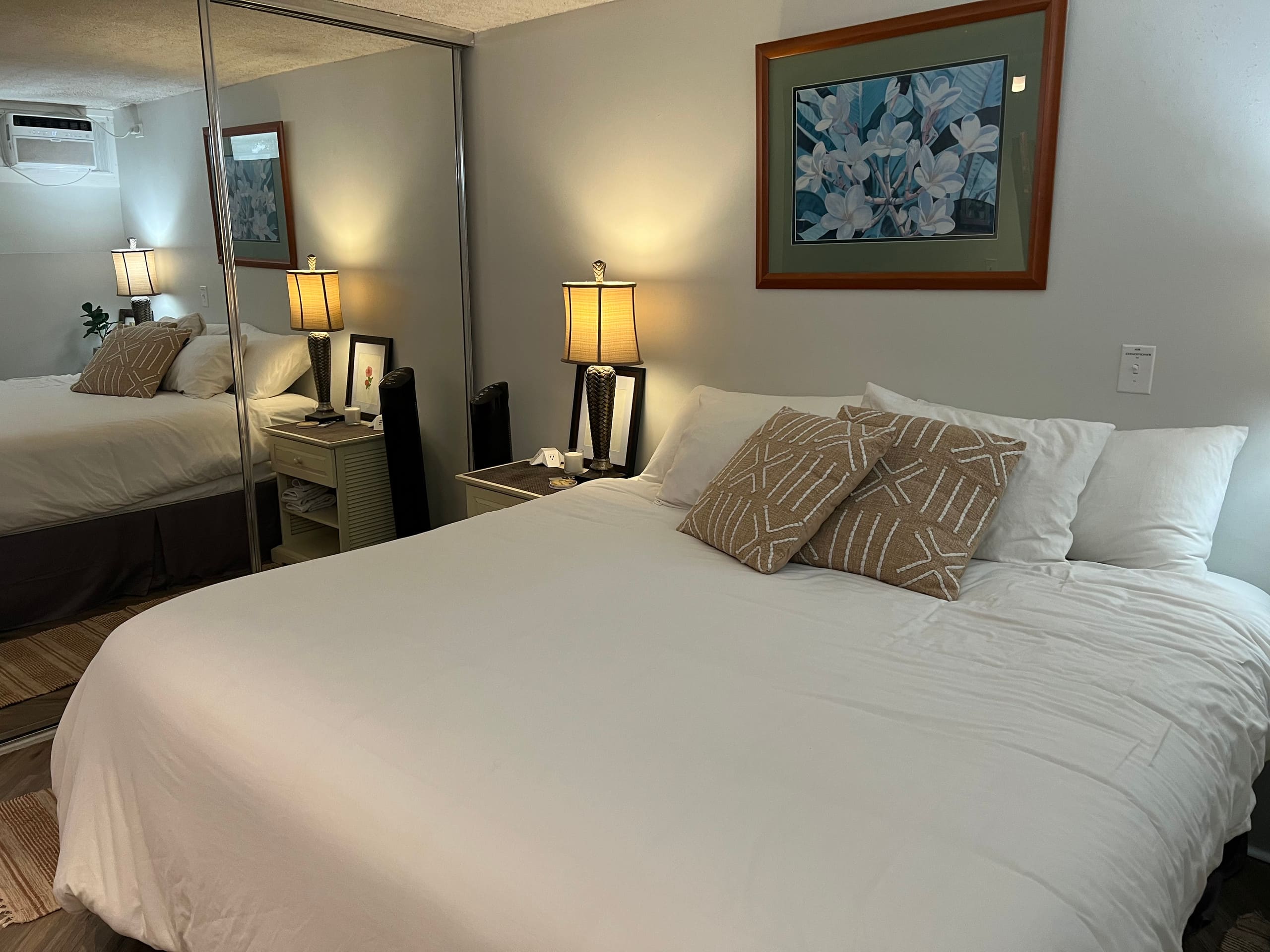 Condo in Honolulu · ★4.89 · 1 bedroom · 2 beds · 1 private bath - Image 8