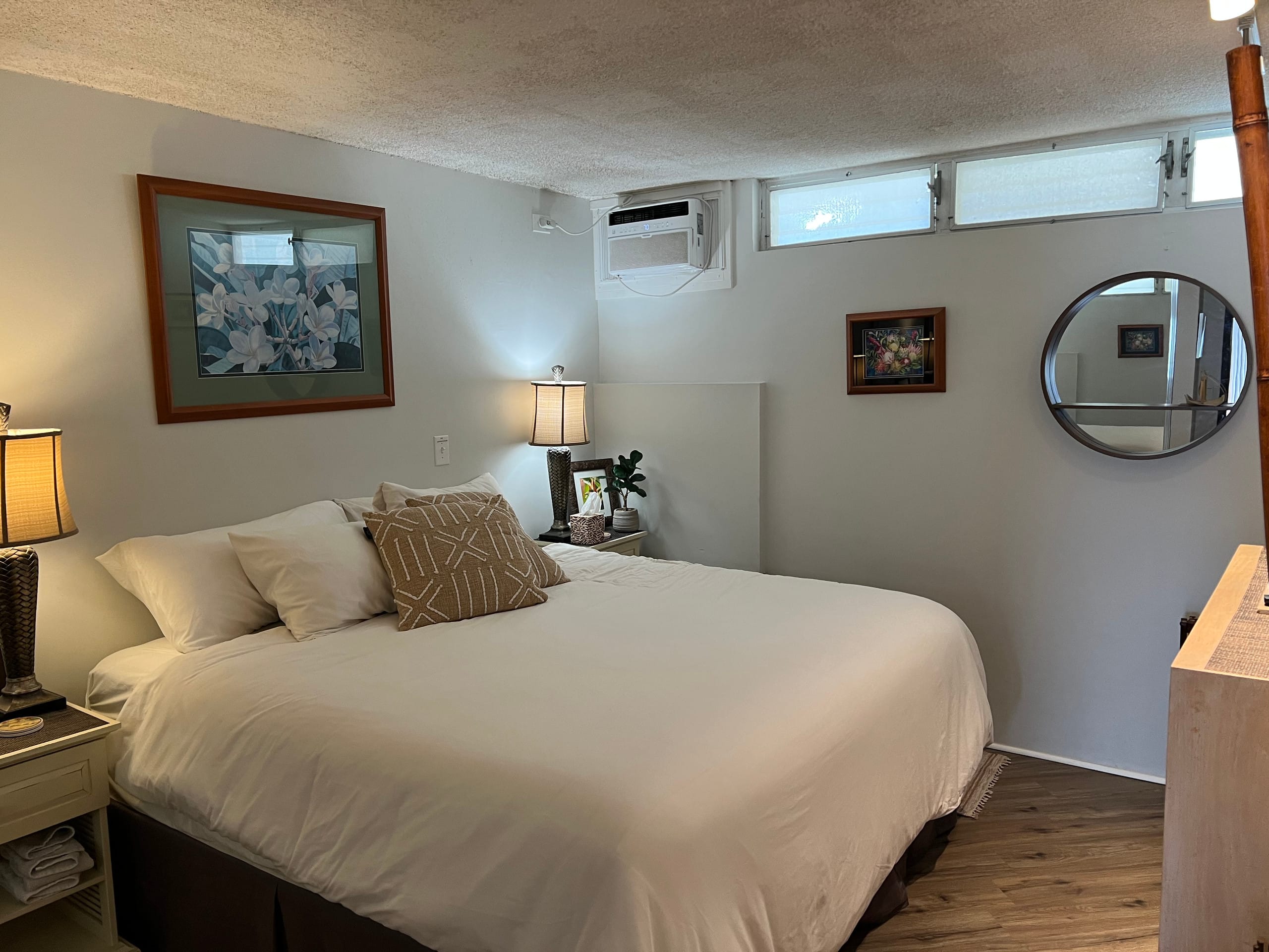 Condo in Honolulu · ★4.89 · 1 bedroom · 2 beds · 1 private bath - Image 7