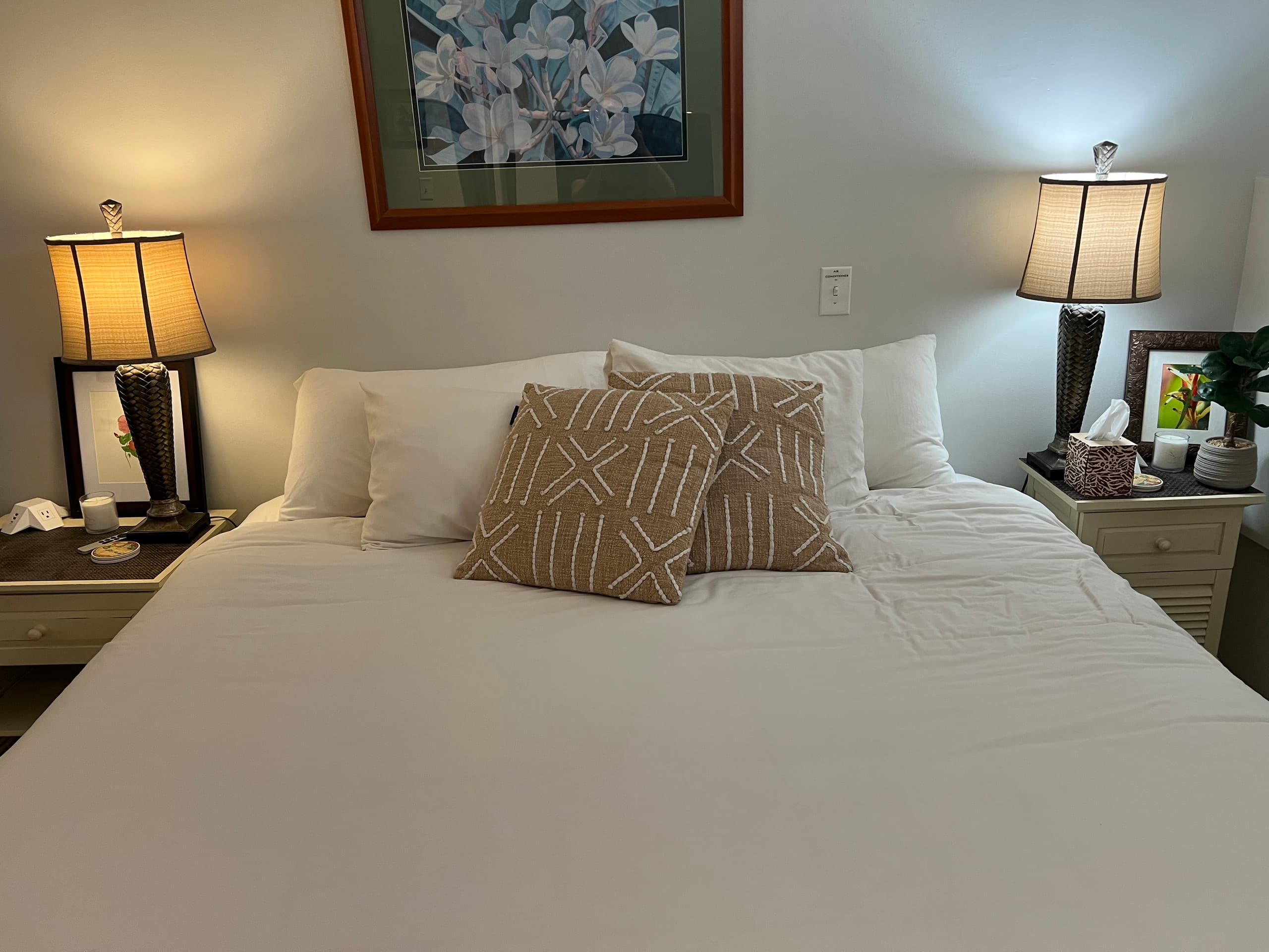 Condo in Honolulu · ★4.89 · 1 bedroom · 2 beds · 1 private bath - Image 1