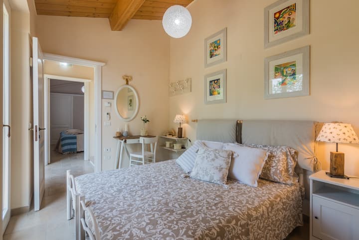 Casa Emanuela – Dvojlôžková spálňa s vlastnou kúpeľňou