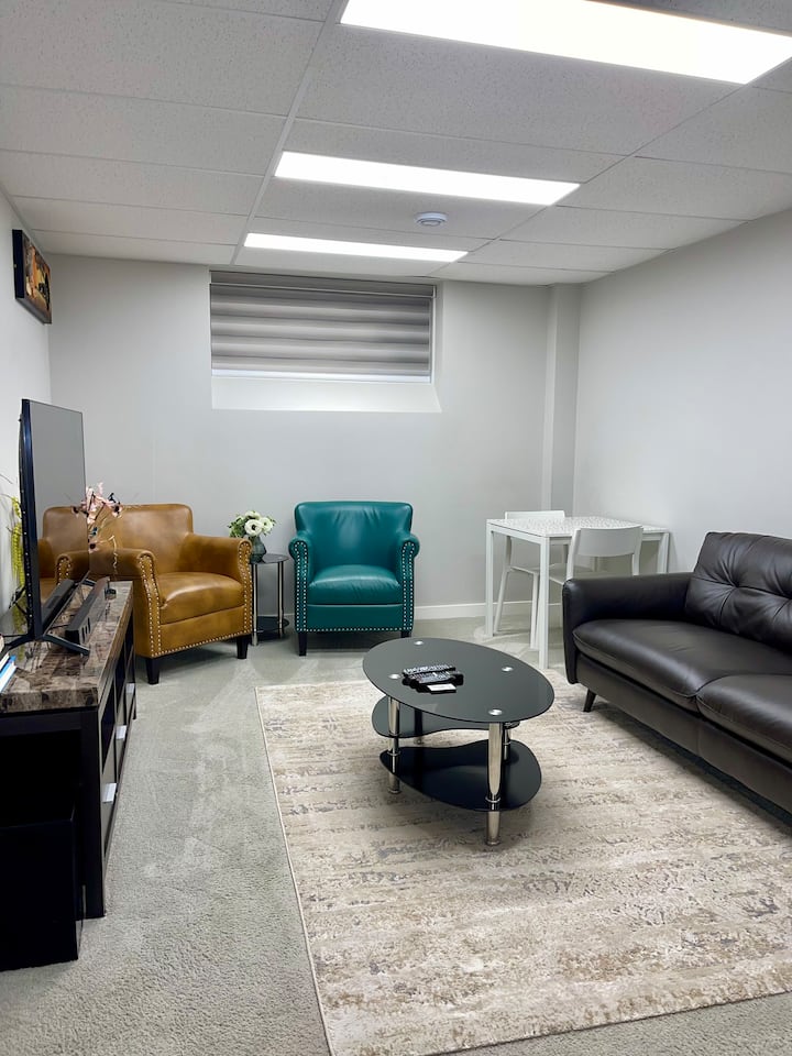 New Basement Suite In A Beautiful & Nice Location - Winnipeg