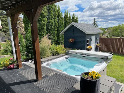 Modern Classy Suite Pet-Friendly w/Hot-tub