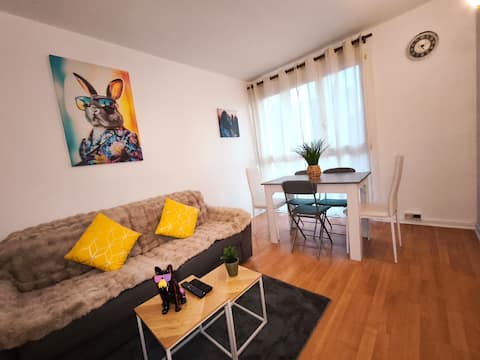 T3 Bright Cozy & Classy | Near Station and Center