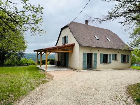 House with pool, Dordogne valley view, 10 km from Rocamadour
