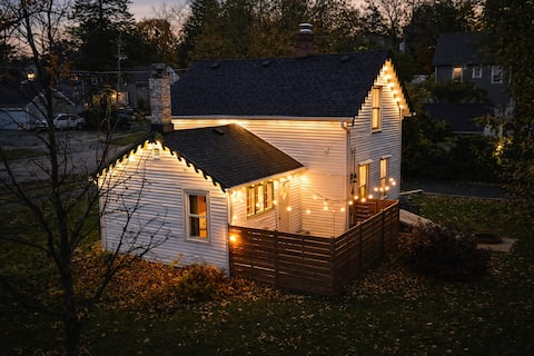 The Tailor House: 2BR w/ Hot Tub near Woodstock Sq