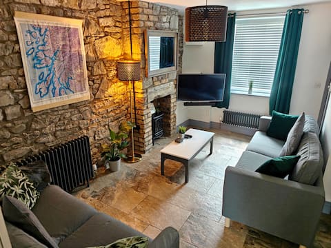 Popular Airbnb listing: Cockermouth 2-Bed Cottage Near Lake District 8 in Cockermouth