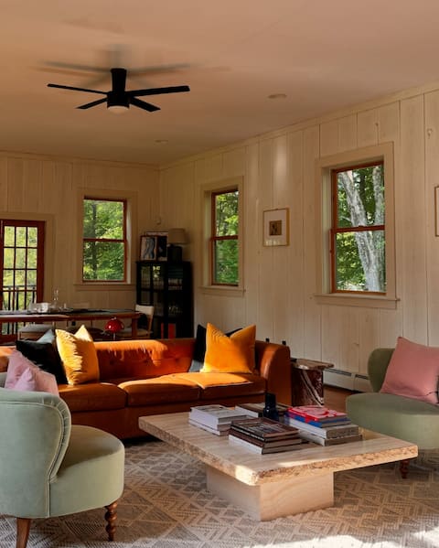 Relaxing Getaway by Lake Waramaug