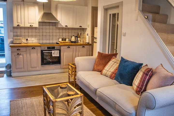 Spa Garden Cottage - Upper Hopton - Mirfield