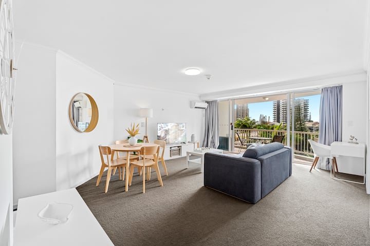 Coastal  Deluxe Two King Bedroom Apartment - Gold Coast