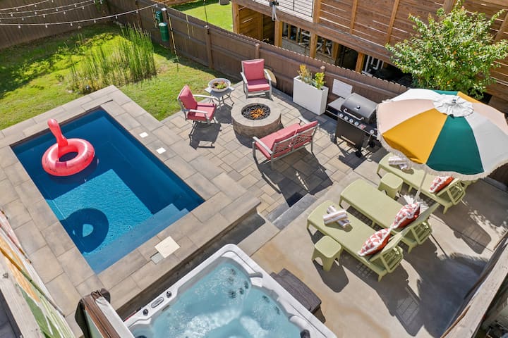 Nashville Oasis w/ Heated Pool, Hot Tub, Fire Pit! gallery image 4