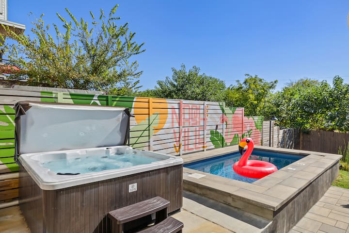 Nashville Oasis w/ Heated Pool, Hot Tub, Fire Pit!