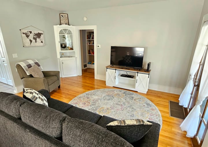 Montgomery Bungalow - Muskegon, MI