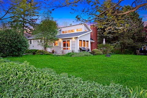 COTTAGE ON LAKE SIMCOE -4 BEDROOMS /2WSHRMS