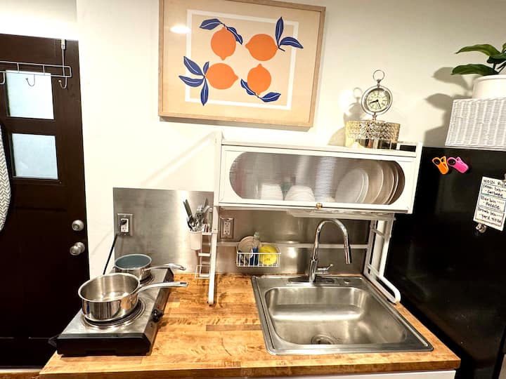 New, Cozy & Convenient Sugarhouse Basement Studio - Salt Lake City, UT