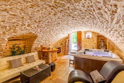 Secrets of the Isle – Private Spa & Stone Vaults