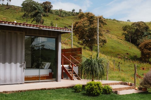 Container House with Spa and beautiful view of the Valley