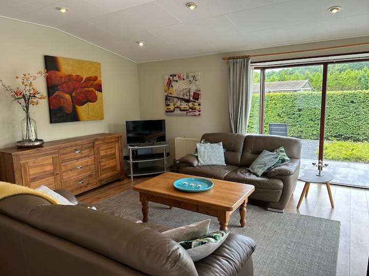 2 Bedroom Chalet In Relaxing Surroundings. - Hoorn